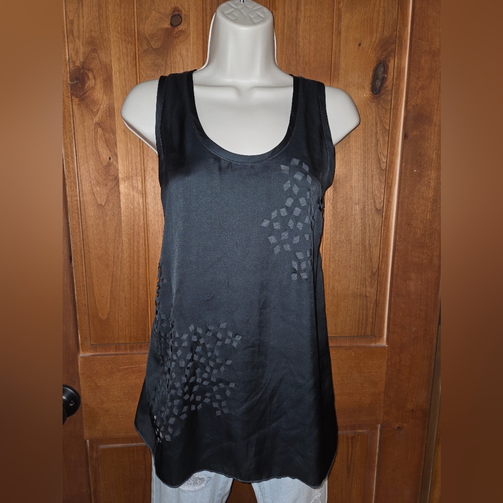 GAP‎ Black Tank Top with Geometric Cutout Design